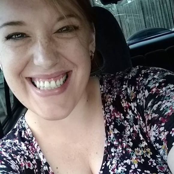 Meet your Posher, Holly - Picture 1 of 1